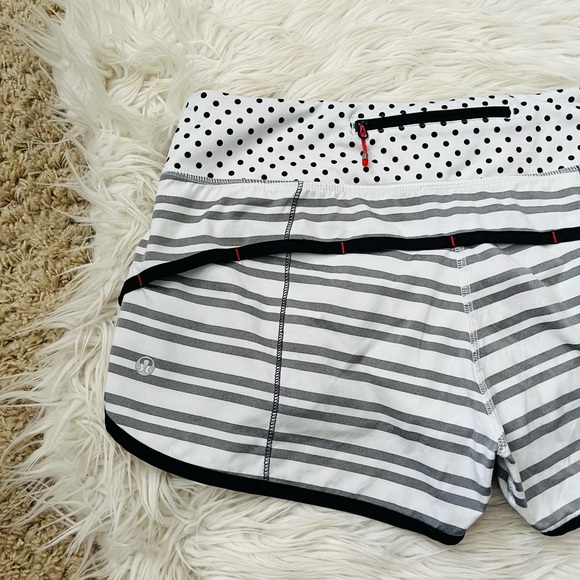 {Lululemon} Run: Speed Short in Twin Stripe Black / Mod Dot Printed Black - 6 - Picture 5 of 11